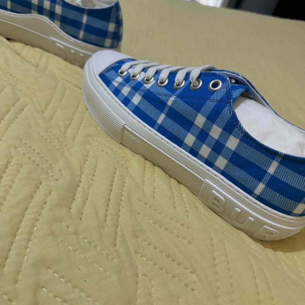 Men’s Burberry sneaker - Picture 2 of 7